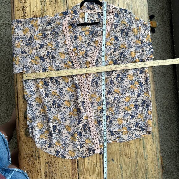 Xhilaration‎ Sheer Floral Blouse  Size Medium/Large - Picture 7 of 7
